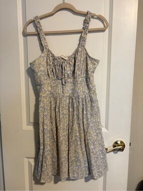 Lucky Brand Light Blue and Cream Floral Sundress - Cottage Core Size M